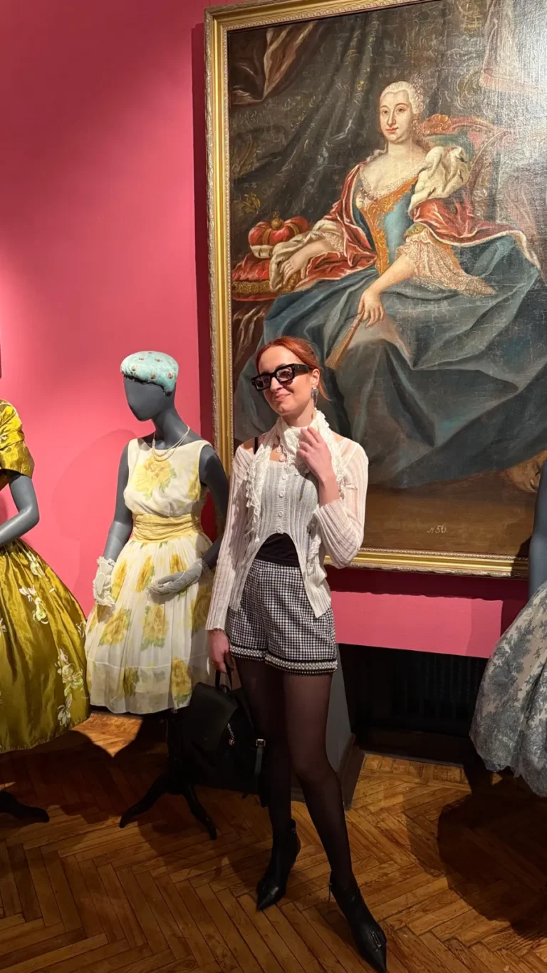 2500+ экспонатов: открытие выставки моды - Image 02 (March 6, 2026)